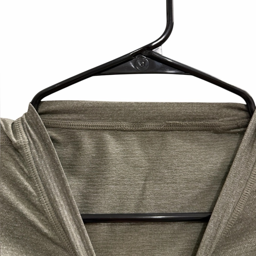 VUORI Tradewind Performance Tee Army Heather Size Small - Picture 3 of 5